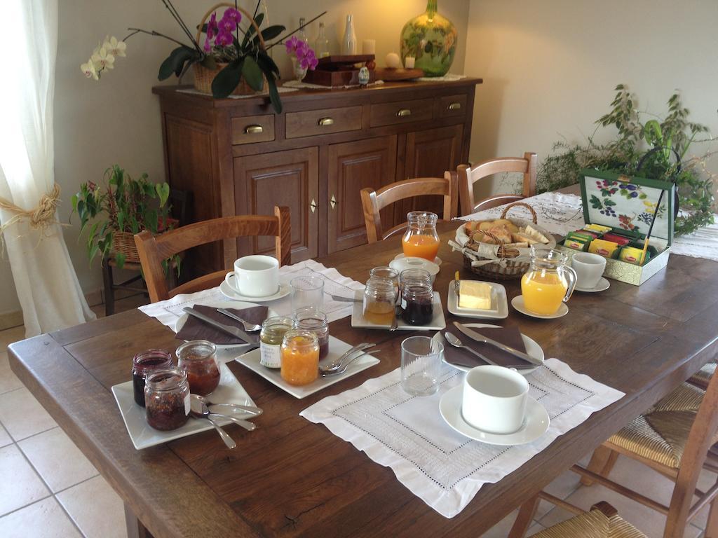 La Bergerie Bed and Breakfast Pollionnay Eksteriør billede