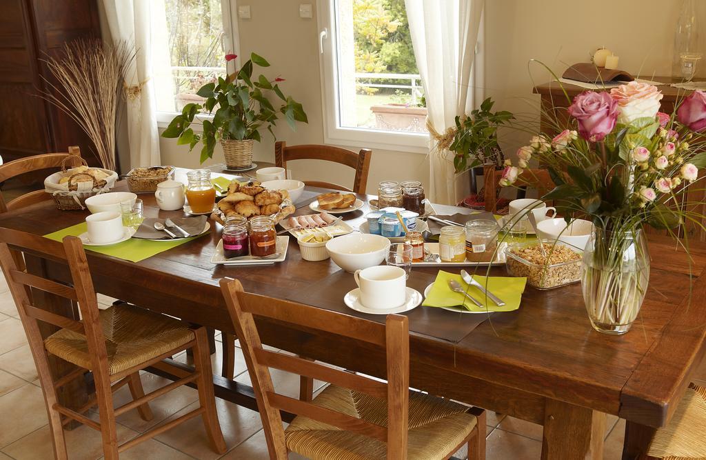 La Bergerie Bed and Breakfast Pollionnay Eksteriør billede
